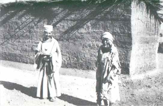 Carlos de Foucauld con unas de sus visitas