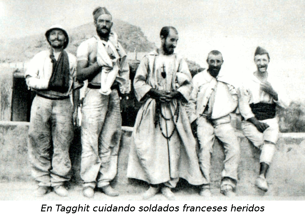 En Tagghit cuidando soldados franceses heridos
